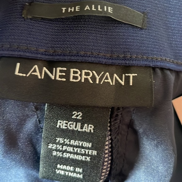 Lane Bryant The Allie Bootcut Pant Blue w/ tiny dot pattern Women’s Plus 22 NWT - Picture 3 of 12